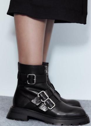 Шкіряні черевики з пряжками zara
