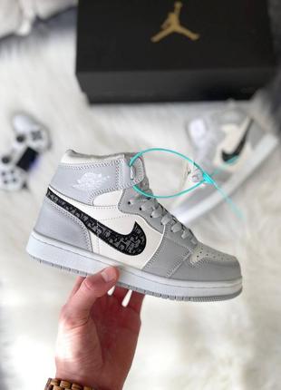 Жіночі кросівки nike air jordan 1 retro mid fur ❄️ зима хутро / smb