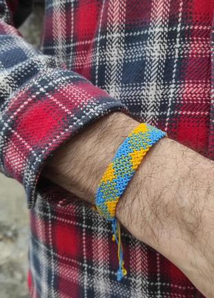 Чоловічий браслет ручного плетіння макраме "мерет" charo daro (синьо-жовтий)