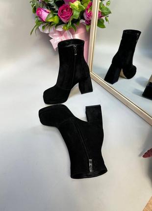 Екслюзивні ботильйони з італійської шкіри та замші жіночі на підборах чорні