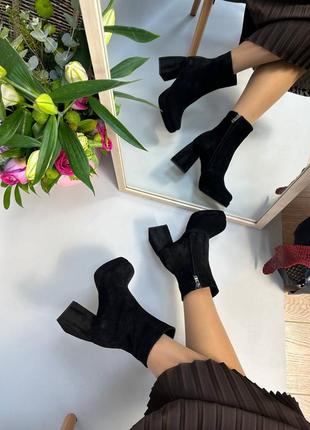 Екслюзивні ботильйони з італійської шкіри та замші жіночі на підборах чорні