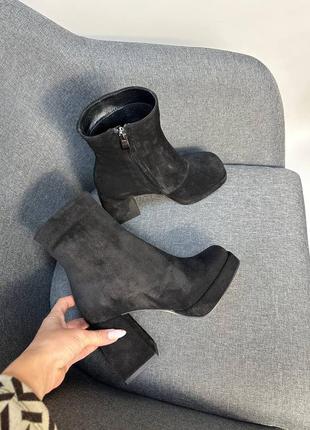 Екслюзивні ботильйони з італійської шкіри та замші жіночі на підборах чорні