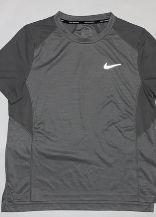 Футболка nike dri-fit miler short sleeve3 фото