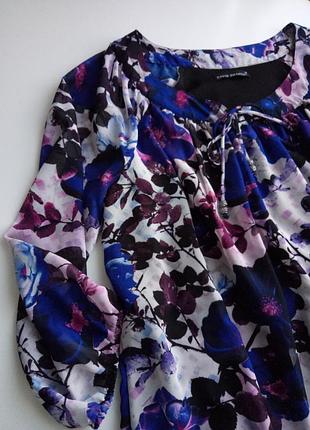 Супер красива блуза в квітковий принт