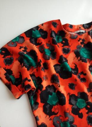 Красивая стильная яркая блуза в цветочный принт