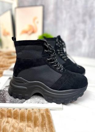 Зимние массивные ботинки с мехом зима на высокой подошве черные теплые замшевые ботиночки9 фото
