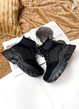 Зимние массивные ботинки с мехом зима на высокой подошве черные теплые замшевые ботиночки8 фото