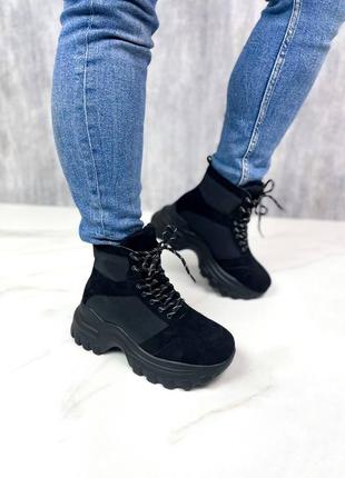 Зимние массивные ботинки с мехом зима на высокой подошве черные теплые замшевые ботиночки2 фото