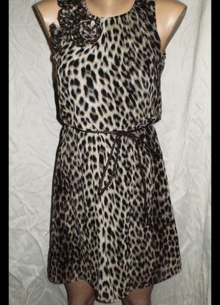 Платье с леопаровым принтом