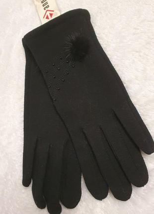Трикотажные женские перчатки с сенсорным пальцем и декоративним елементом из бисера2 фото