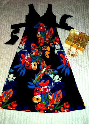 Потрясающий длинный сарафан трапеция  свободный от груди,с поясом.