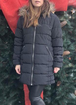 Черный пуховик на синтепоне h&m