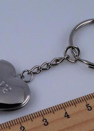 Брелок-медальон для ключей "сердечко".
