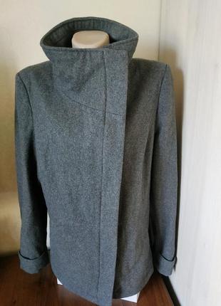 Тепле шерстяне пальто сірого кольору s.oliver / коротке пальто1 фото