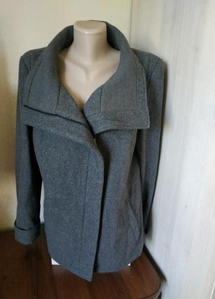 Тепле шерстяне пальто сірого кольору s.oliver / коротке пальто2 фото