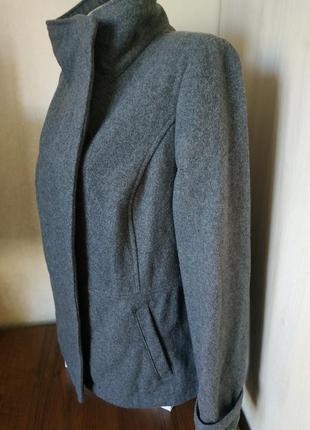 Тепле шерстяне пальто сірого кольору s.oliver / коротке пальто7 фото