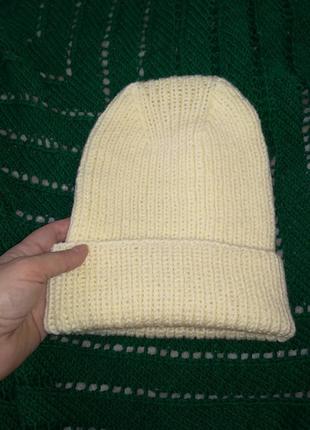 Вязаная шапка, шапка бини, зимняя шапка, вязаная спортивная шапка, серая шапка. белая молочна шапка1 фото