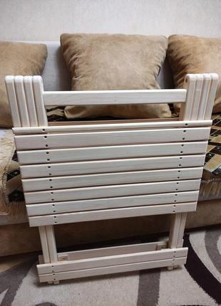 Розкладний дерев'яний столик