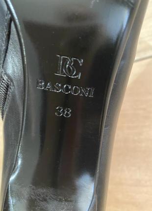 Жіноче взуття