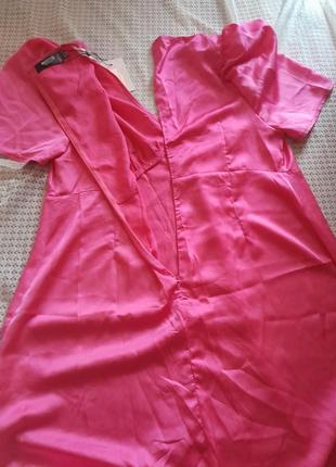 Стильное атласное розовое платье для будущих мам missguided7 фото