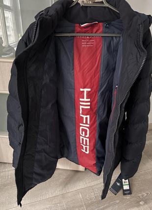Новенький пуховик tommy!!