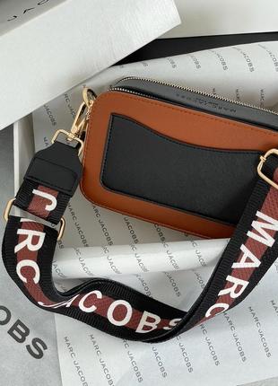 Жіноча коричнева сумка через плече marc jacobs 🆕маленька сумка крос боди8 фото