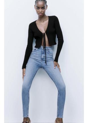 Zara базові світлі джинси завужені по фігурі висока талія1 фото
