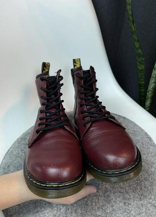 Оригінальні черевики dr martens burgundy 1460 8 eye boots5 фото