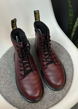 Оригінальні черевики dr martens burgundy 1460 8 eye boots10 фото