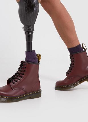 Оригінальні черевики dr martens burgundy 1460 8 eye boots1 фото