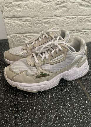 Кросівки adidas