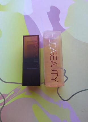 Кремова губна помада huda beauty power bullet cream glow sweet nudes відтінок sweet cheeks