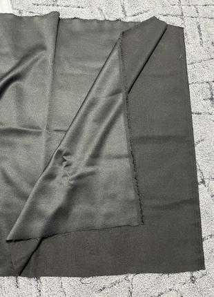 Цупка костюмна тканина