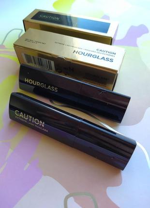 Туш для вій hourglass caution extreme lash mascara mini ultra black 5.5 g