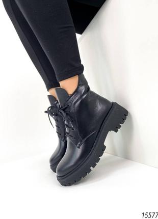 Жіночі короткі чорні черевики натуральна шкіра на высокой подошве5 фото