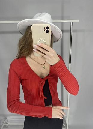 Якісна , приваблива кофтинка