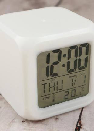 Настільний годинник з підсвічуванням хамелеон куб color change з термометром будильник нічник (оригінальні фото)