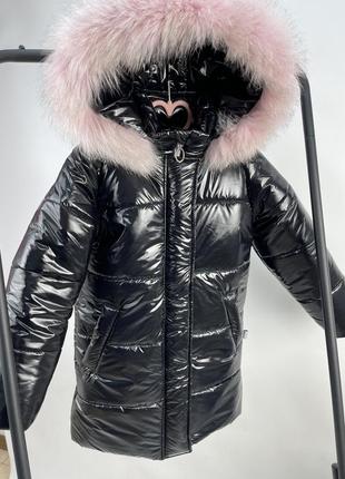 Зимове пальто чорне з лаку монклер на флісі тепле та зручне для дівчаток2 фото