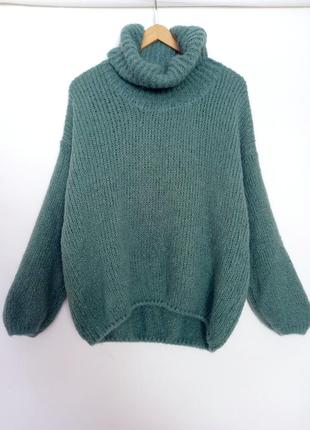 Пильно-мятний мохеровий светр з широкою горловиною