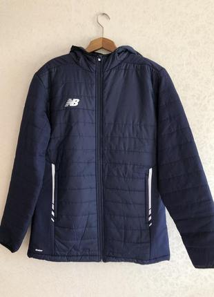 Оригинальная мужская куртка с капюшоном new balance mj832011nv