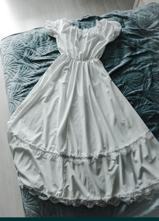 Біла сукня максі