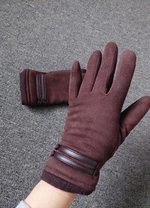 Стильные и теплые замшевые на меху перчатки.