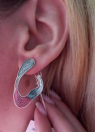 Стильные серебряные серьги без камней инари