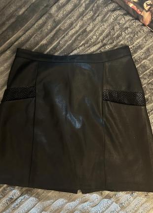 Черная юбка со вставками1 фото