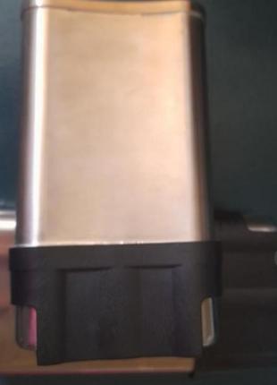 Пляшечка, з нержавіючої сталі, нова. ak. є 2 шт, цвга вказана за 1 шт.