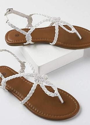 New look сандалі шльопанці плетені