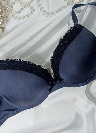 Елегантний гладкий контурний бюстгальтер пуш ап з мереживом для глибокого декольте censored
