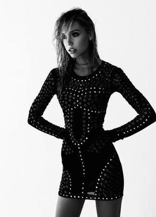 Ексклюзивна сукня від christopher kane та topshop з металевими та дзеркальними деталями.