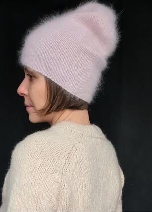 Шапка бини из премиальной итальянской ангоры.