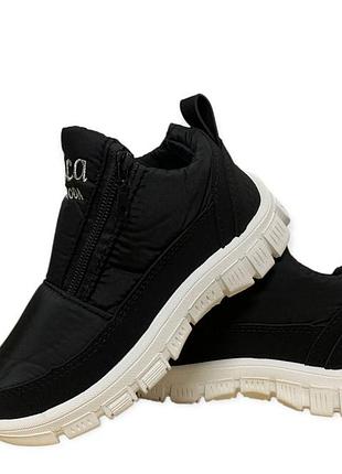 Черевики жіночі чорні зимові на білій підошві (б-312б)